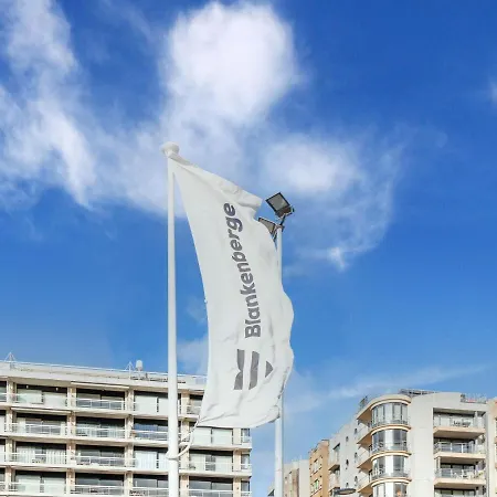 Authentic With View Апартаменты