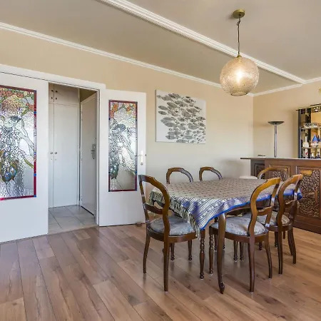 Authentic With View Апартаменты